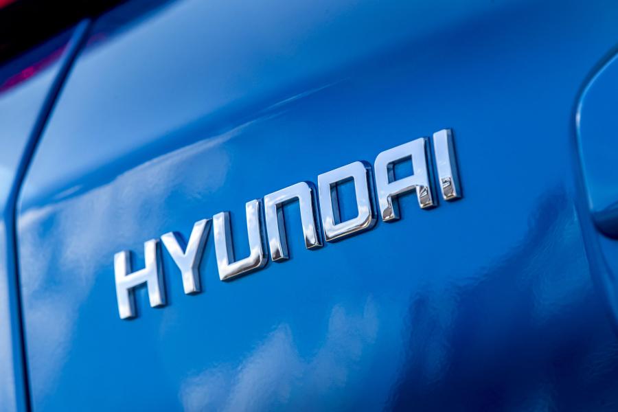 Логотип Hyundai Kona Hybrid (OS) 2019 года  (UK) (фото 36 из 40)